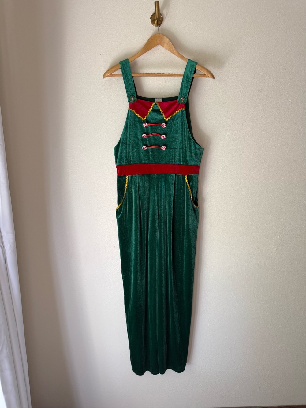No Boundaries Christmas Elf Velvet Jumpsuit Women’s size Large 11-13